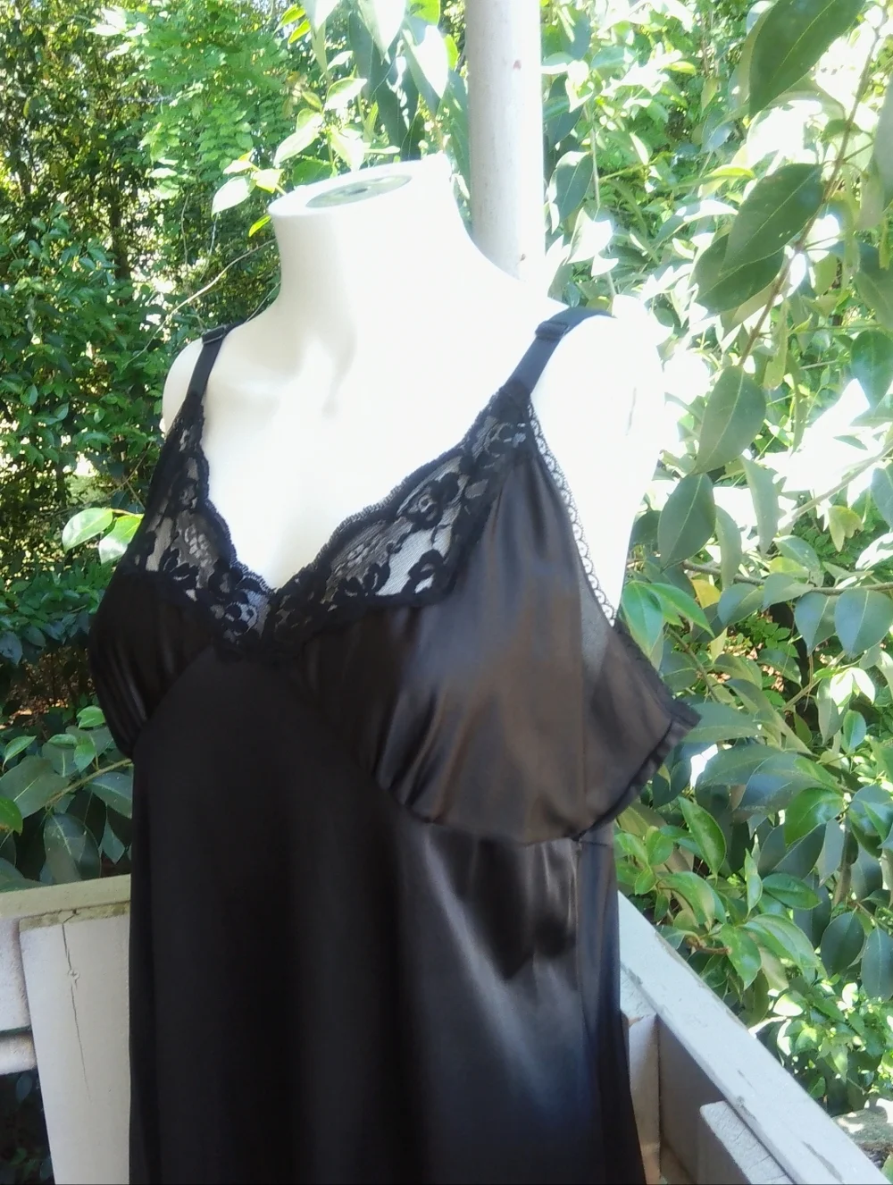 Vintage Black Lace Feminine dark romance babydoll Slip Chemise nightgown - Picture 5 of 8